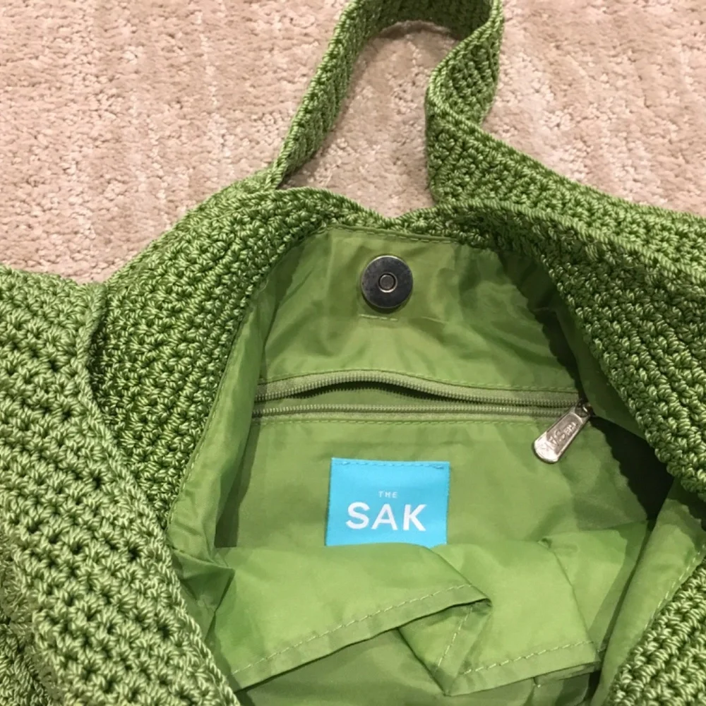 The Sak Vtg Green Sequin Crochet Shoulder Bag with Removeable Bag Fruit Charm - Picture 6 of 11
